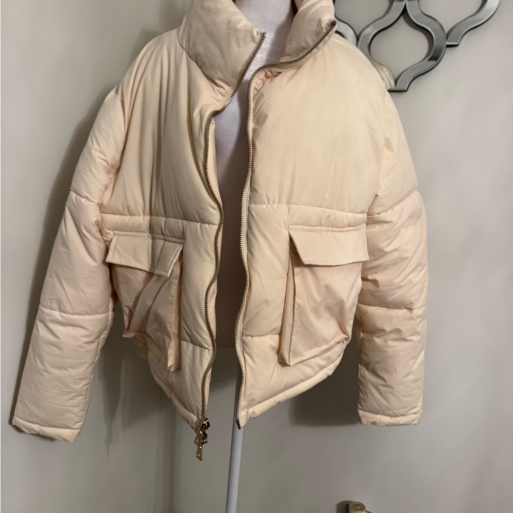 Men's Cream Cropped Puffer Jacket with Front Flap Pockets